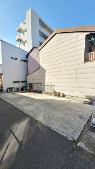 l_27035500121010000000027_2_250317120419