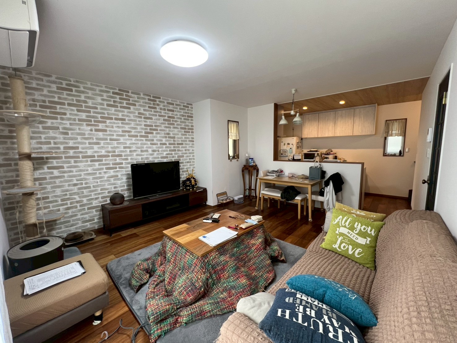 LINE_ALBUM_八尾市南小阪町　中古戸建_260511_36